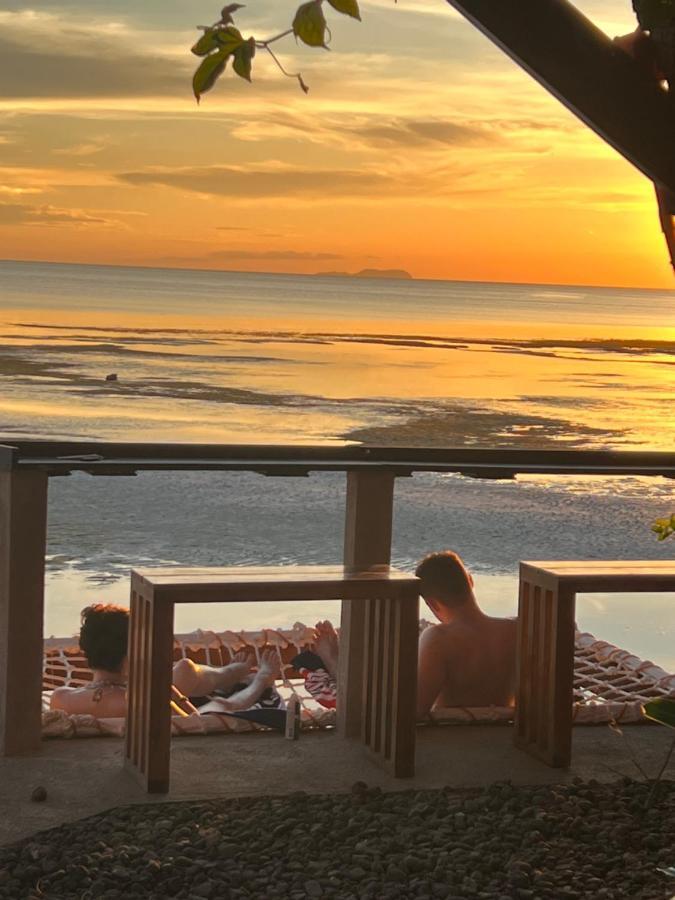 White Bada Guesthouse Siquijor Exteriör bild